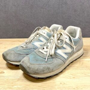 Size 8.5 - New Balance 574 Light Blue Suede And White Sneaker GUC